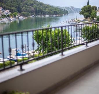 Zaton House | Harbour View House