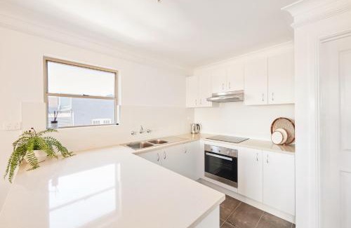 Balmain Apartment | Harbour view huge 2 bedroom entire residence.