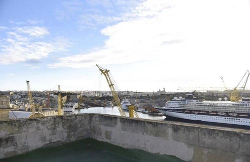 Senglea Apartment | Harbour view Studio with terrace sleep up to 4