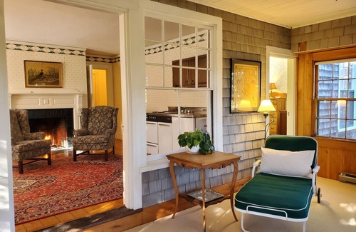Northeast Harbor Bed & Breakfast | Harbourside Inn