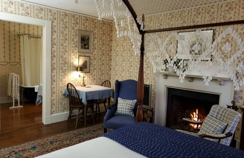 Northeast Harbor Bed & Breakfast | Harbourside Inn