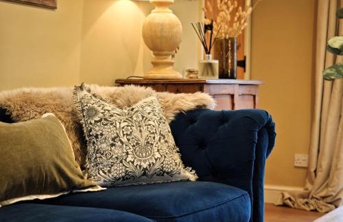 Aldborough House | Hare Cottage
