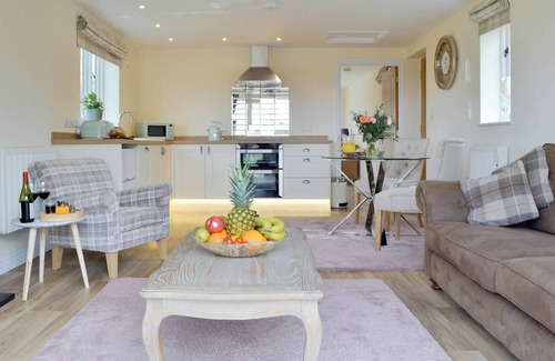 Fulmodeston Cottage | Hare's Home - UK10757
