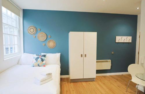 Bristol Floating Harbour Apartment | Harford House studios 11 - Hopewell
