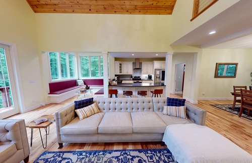 Victor Cabin | Harmony House Luxury Cabin with National Park Access