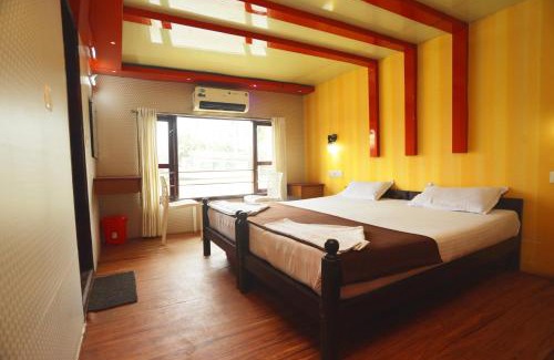 Alappuzha Boat Rental | Harmony Houseboats