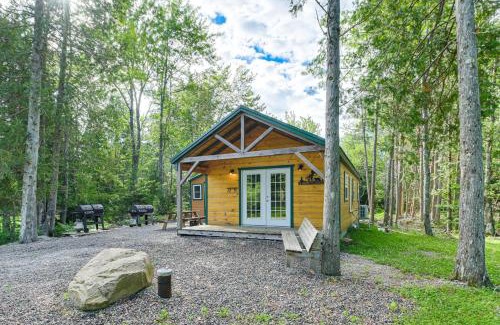Harrington House | Harrington Cabin with Grills - Near Beaches and Hiking