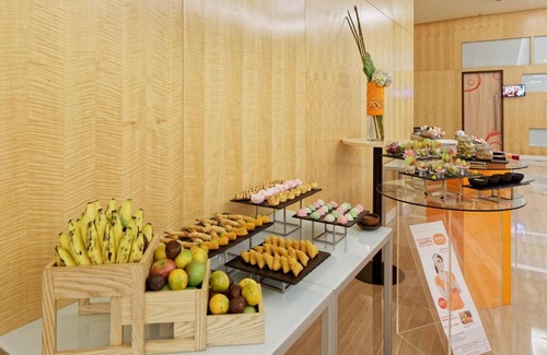 Gading Hotel | HARRIS Hotel and Conventions Kelapa Gading Jakarta