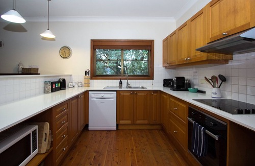 Burrundulla House | Harrowfield Homestead - Spacious Private Retreat