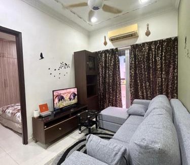 Sungai Buloh Apartment | Harryna Homestay Damansara Damai