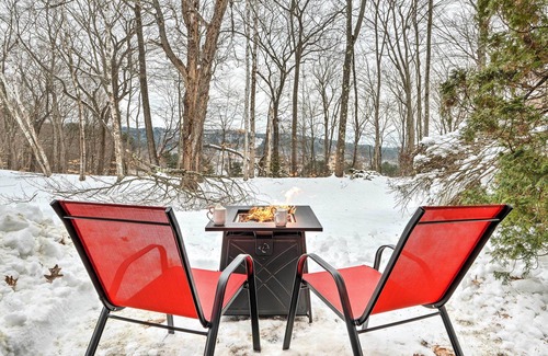 West Hartford Apartment | Hartford Escape w/Fire Pit ~ 3 Mi to Ski & Golf!