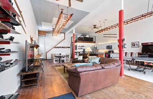 Mullan House | Harwood Mullan - BEST for FAMILYS - LOOKOUT