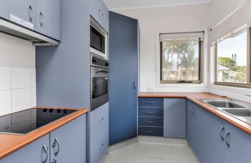 Hastings Point Apartment | Hastings Cove - 2 Bedroom Upstairs Garden Apartment!