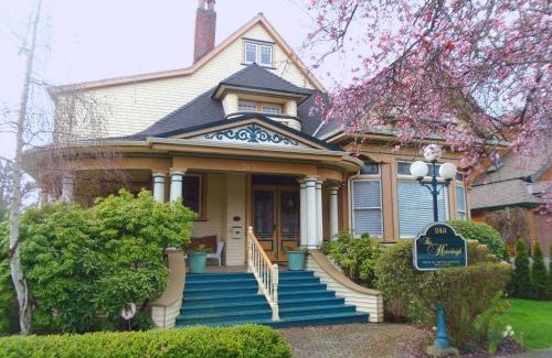 James Bay Bed & Breakfast | Haterleigh Heritage Inn