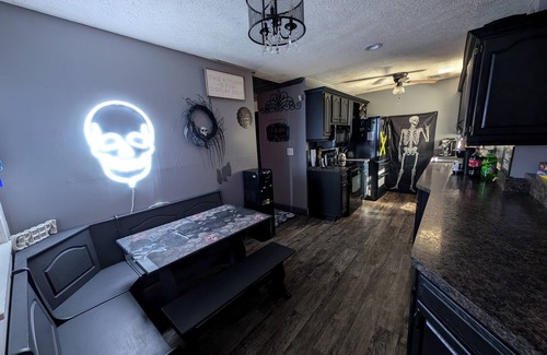Bridgeport House | Haunted Hideaway near Waverly Hills, Churchill Downs, Down Town, Pet friendly