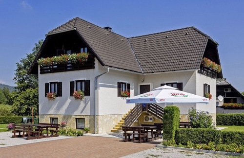 Korana Apartment | Haus Anna in Rastovača - Plitvicer Seen/Haus Anna in Rastovača - Dreibettzimmer