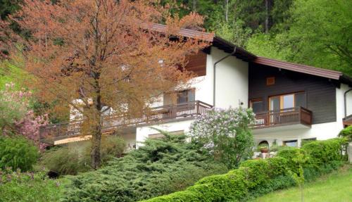 Golling an der Salzach Apartment | Haus Margrit Ferienwohnung in Sonnenlage