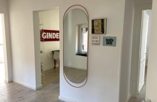 Solingen Apartment | Haus mit Türmchen