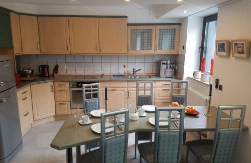 Erkrath Apartment | Haus Palmengarten