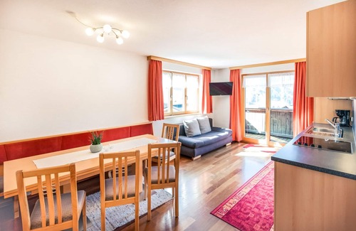Schroecken Apartment | Haus Rothorn, apartment panorama for 6-7 people with balcony in a sunny location
