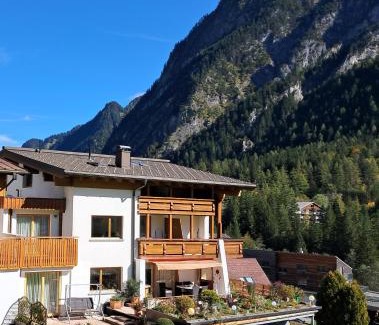 Brand Apartment | Haus Saroja