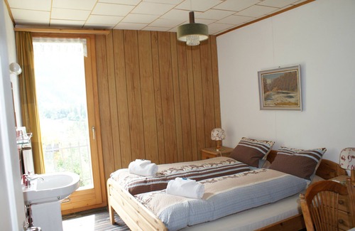 Kiental Bed & Breakfast | Haus Schonegg BnB Swiss Alpine Paradise