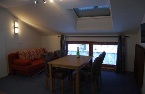 Elbigenalp Apartment | Haus Waldrast