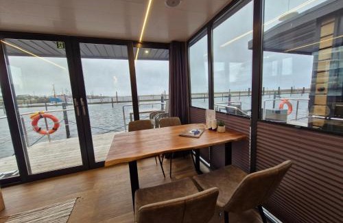 Wendtorf Boat Rental | Hausboot Fjord Cumulus Solarboot mit Biosauna in Wendtorf