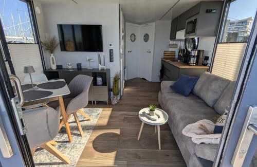 Wendtorf Boat Rental | Hausboot Fjord Stella - Solarboot mit Biosauna in Wendtorf
