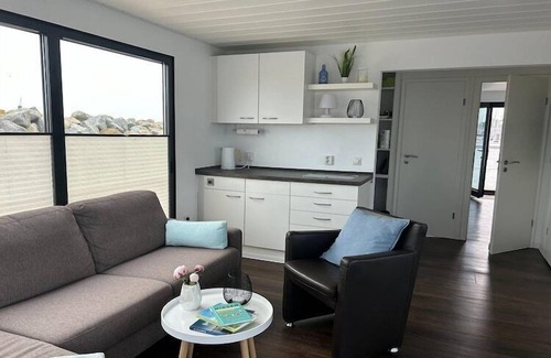 Laboe Boat Rental | Hausboot in Laboe an der Kieler Foerde