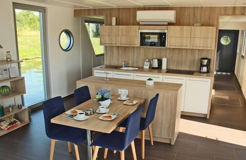 Ueckermuende Boat Rental | Hausboot in Ueckermuende