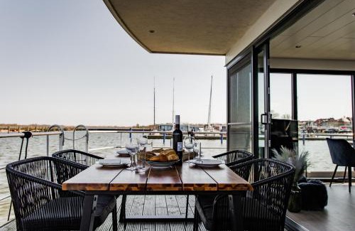 Ribnitz-Damgarten Boat Rental | Hausboot Küstennebel 2