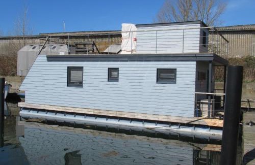 Burgstaaken Boat Rental | Hausboot Kaddi`s Sunshine - Huus & Meer