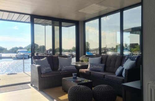 Weyhe Boat Rental | Hausboot La Mare Sonja