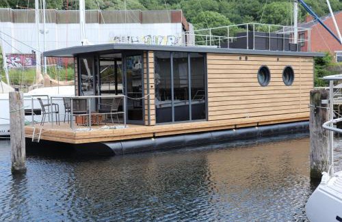 Flensburg Boat Rental | Hausboot Leni, Flensburg, cleaning included