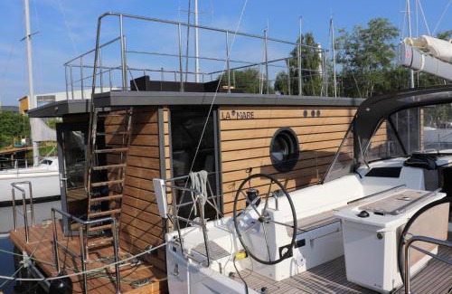 Flensburg Boat Rental | Hausboot Leni, Flensburg, cleaning included