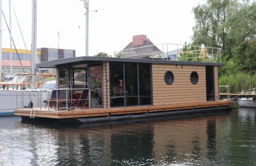 Flensburg Boat Rental | Hausboot Lina, Flensburg, cleaning included