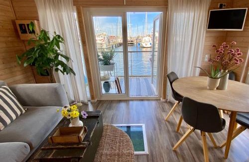 Heiligenhafen Boat Rental | Hausboot Yara am Steg 1D