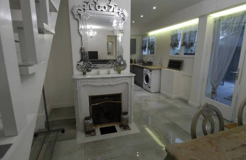 Arts-et-Metiers Apartment | Haut Marais, rue Volta, 2 bedrooms, 2 bathrooms