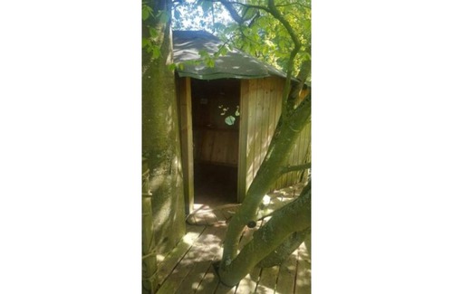 Wail House | Haut-Perchée cabin at 16m