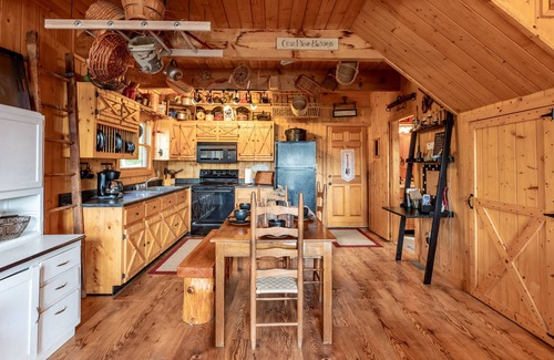 Elgin Cabin | Haven - Ridge Road Scenic Cabins - Brimstone Recreation and Big South Fork