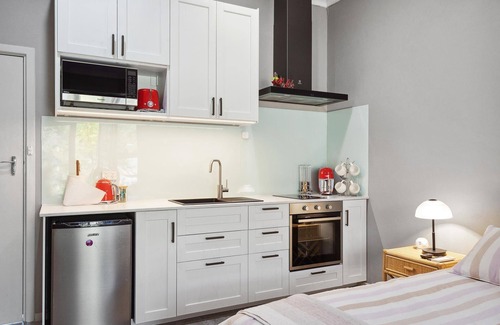 Maida Vale Apartment | Haven Studio Hideaway near Airport