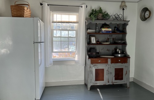Madbury Apartment | Havenhill: A cozy farmhouse apartment near UNH, Dover, Portsmouth, and beaches
