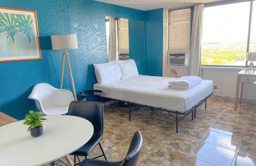McCully - Moiliili Apartment | Hawaiian Monarch 2508 condo