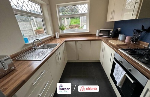 Ewloe House | Hawarden 4Bed Semi/Drive/Countryside Views