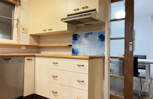Hawker House | Hawker 4BR House（Air-Con, WiFi, Netflix, Parking）