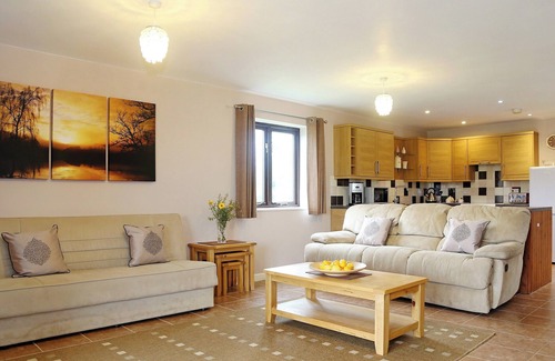 Maidstone Cottage | Hay Fields, Tilmangate Farm