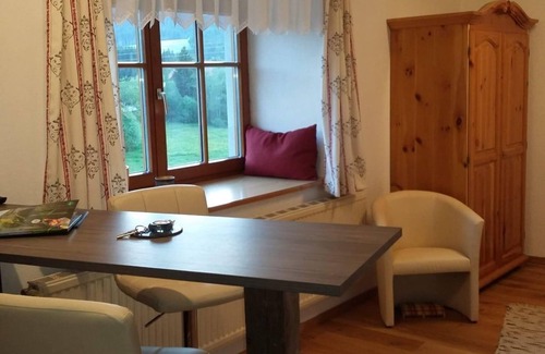 Zeutschach Apartment | Hay flower room (double room) - Tonibauer