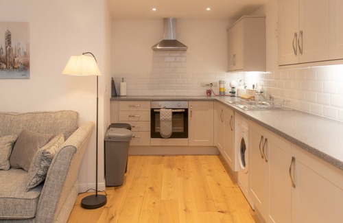 Wellington Apartment | Haygate - Peaceful Serviced Apartment