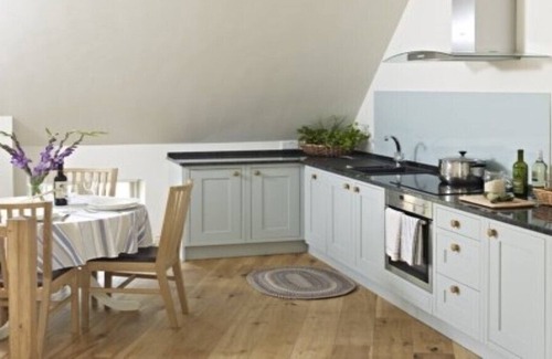 Thatcham Cottage | Hayloft Cottage,Manor Farm Courtyard Cottages, family friendly, self catered